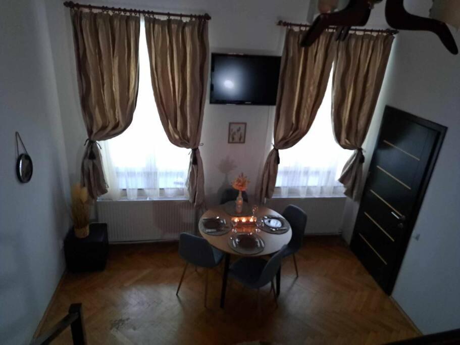 Sofia'S Home Comfy Studio In The Old Town บราชอฟ ภายนอก รูปภาพ